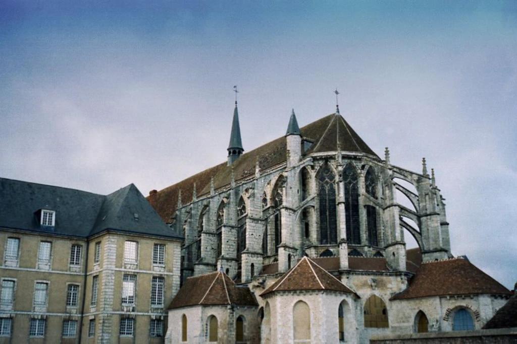Charmant Studio A Deux Pas De La Cathedrale Шартър Екстериор снимка